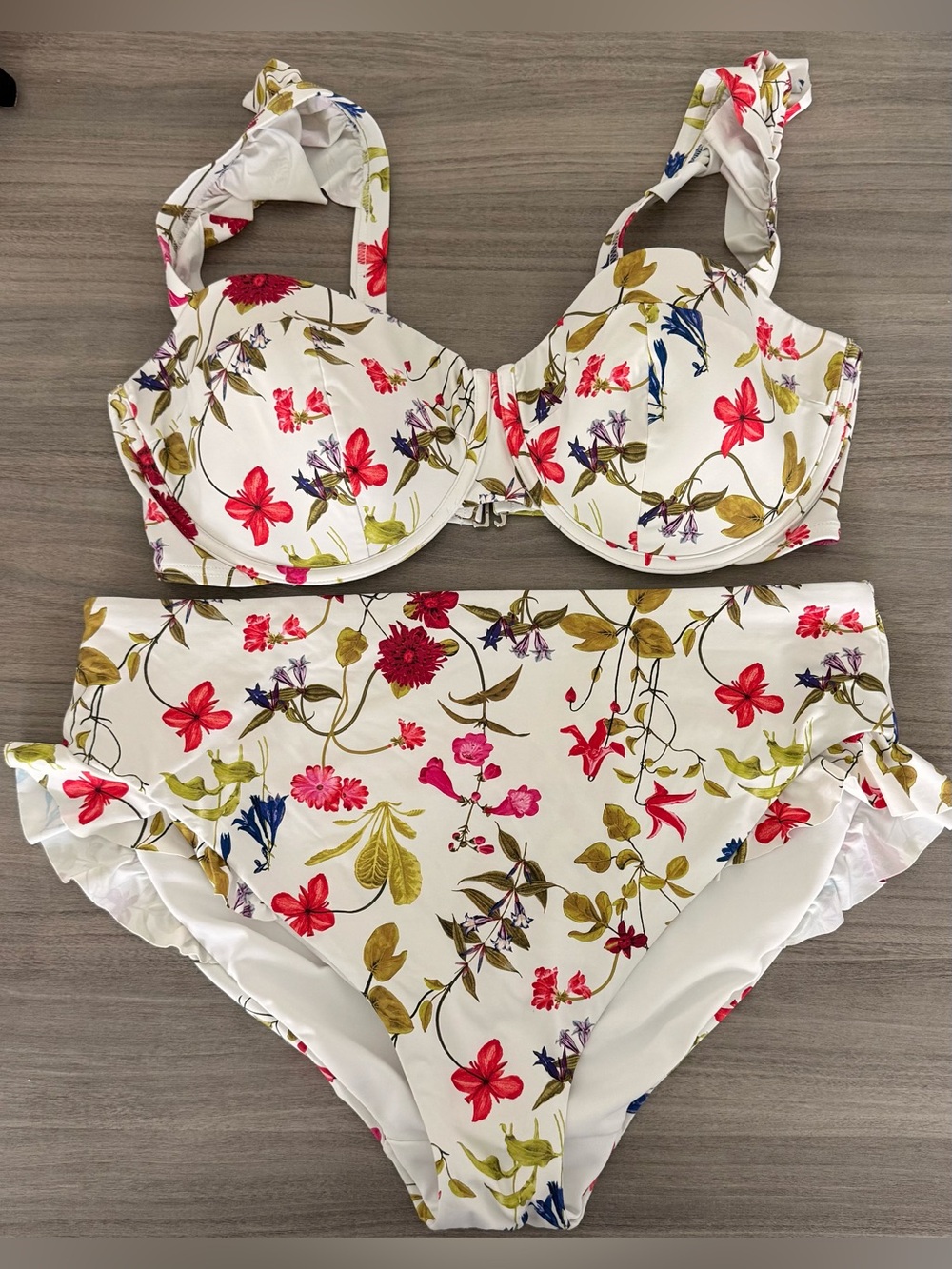 LIKE NEW! Lands’ End Floral Bikini